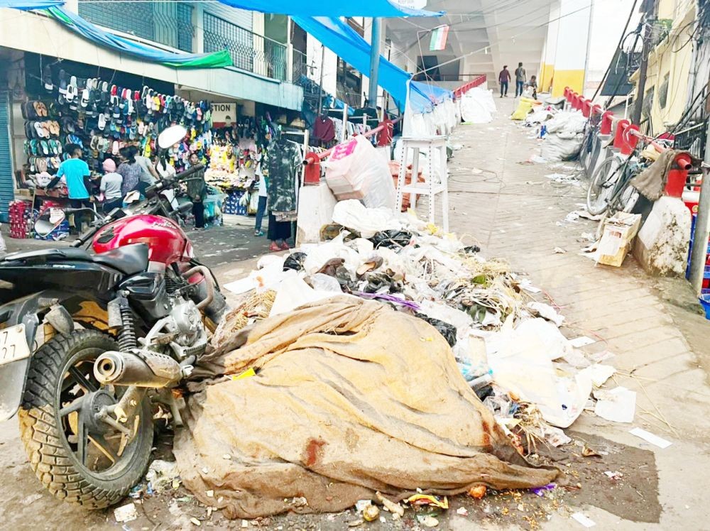 Garbage piled up at Dimapur town in September of last year as DMC workers went on strike due to non payment of salaries, brought about by fund constraints. (Morung File Photo)